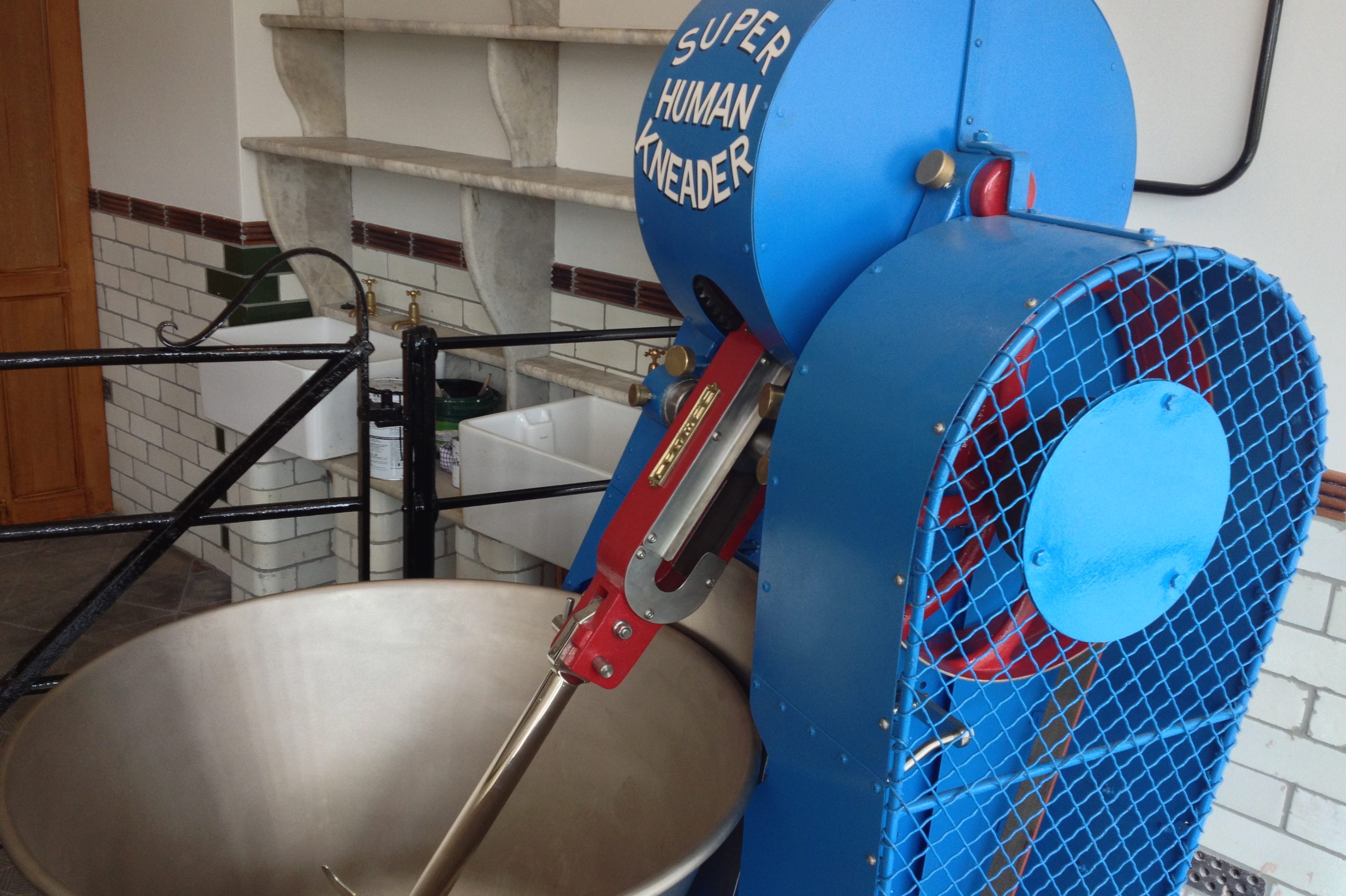 Super-human bread kneeder